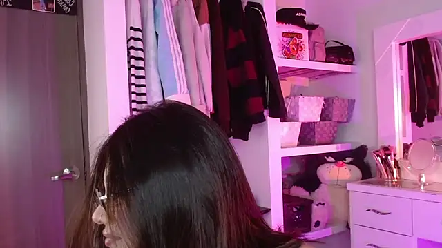 Snapshot of _Camilaaa_ chatting on September 2025 04:01:02 AM  Camilaaa  online show from September 2025 04:01:02 AM