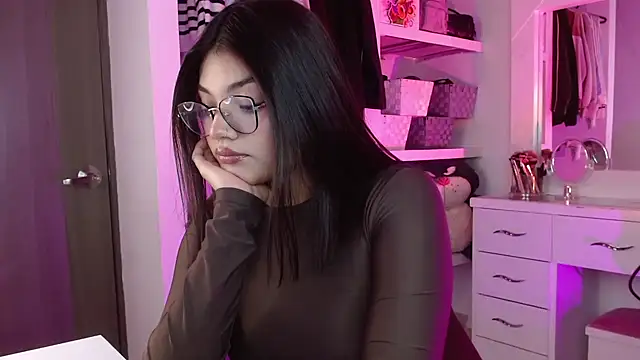 Snapshot of _Camilaaa_ chatting on September 2025 05:50:01 AM  Camilaaa  online show from September 2025 05:50:01 AM