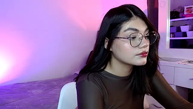 Snapshot of _Camilaaa_ chatting on October 2025 03:07:01 AM  Camilaaa  online show from October 2025 03:07:01 AM