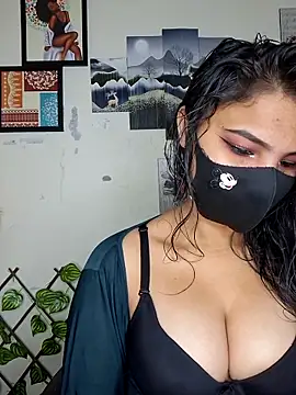 Snapshot of Noor-Bold chatting on February 2026 02:05:01 AM Noor-Bold online show from February 2026 02:05:01 AM