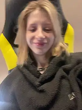 amorearte m online show from March 2025 11:07:02 AM