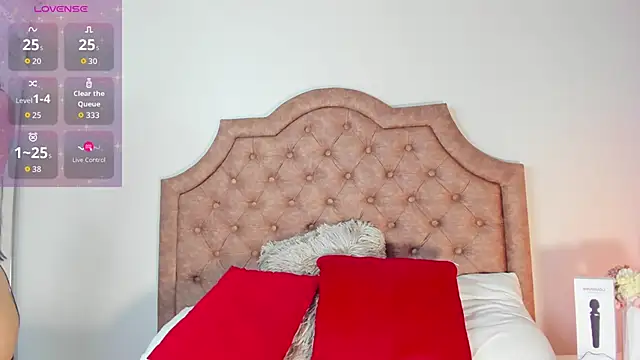 ArianaaGrace online show from December 2025 07:30:02 PM