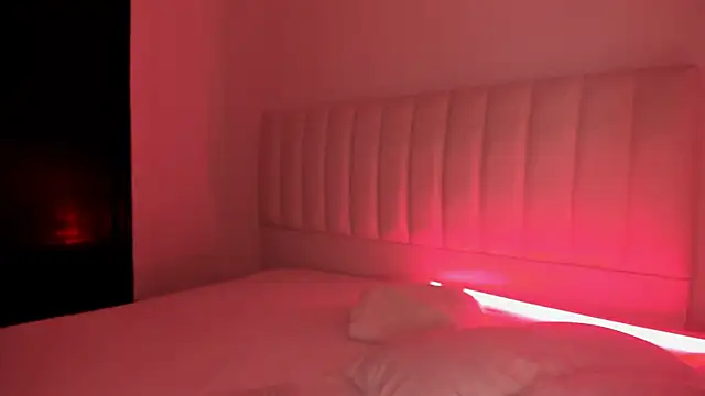 Hannahx   online show from December 2025 07:53:02 PM