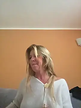 Melody73 online show from November 2025 10:25:01 AM