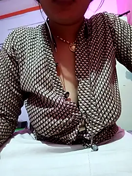 Snapshot of Beautiful_Puja chatting on March 2025 04:24:02 PM Beautiful Puja online show from March 2025 04:24:02 PM