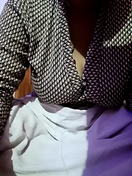 Snapshot of Beautiful_Puja chatting on March 2025 03:47:02 PM Beautiful Puja online show from March 2025 03:47:02 PM