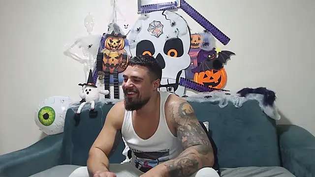 Tiberius hunk online show from October 2025 06:15:01 PM