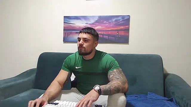 Tiberius hunk online show from December 2025 05:40:02 PM