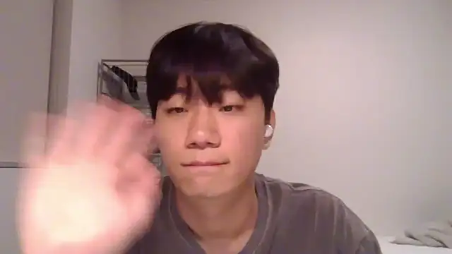 Snapshot of sdamvo2 chatting on March 2025 10:24:01 AM sdamvo2 online show from March 2025 10:24:01 AM