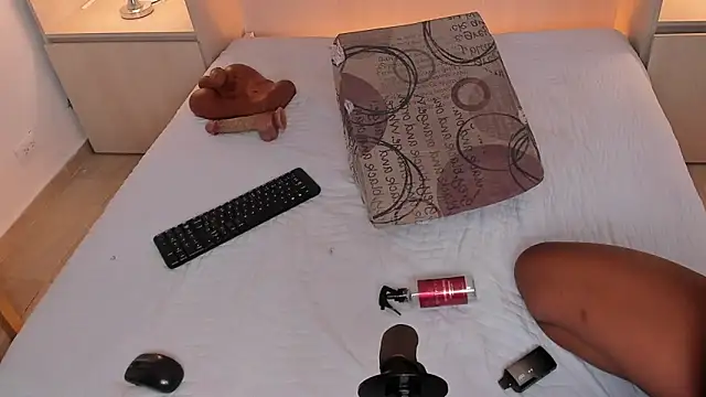 BeverlySteel online show from November 2025 12:36:02 PM