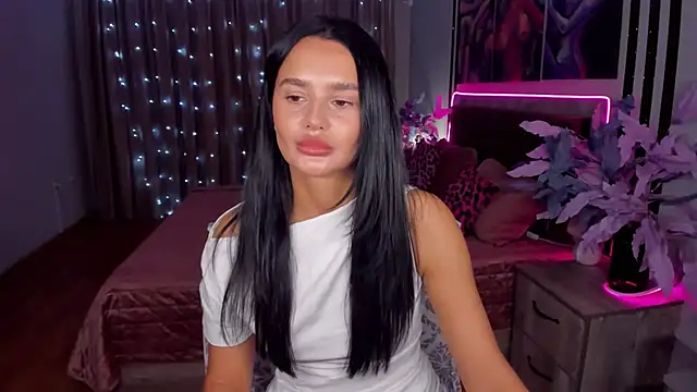 DanaSincere online show from November 2025 04:01:02 AM