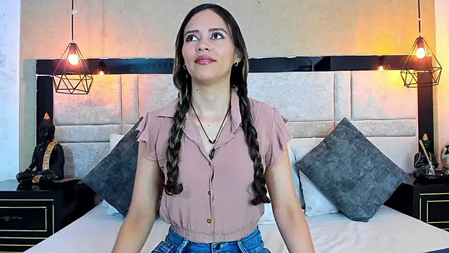 LiliJensen online show from November 2025 08:14:01 PM