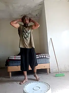 Snapshot of Flomi13 chatting on March 2026 09:32:02 PM Flomi13 online show from March 2026 09:32:02 PM