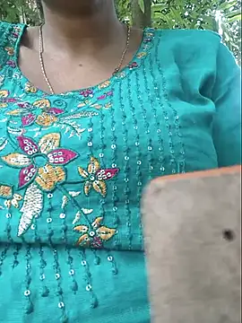 Snapshot of Sexyradha_ chatting on May 2026 04:29:01 AM Sexyradha online show from May 2026 04:29:01 AM