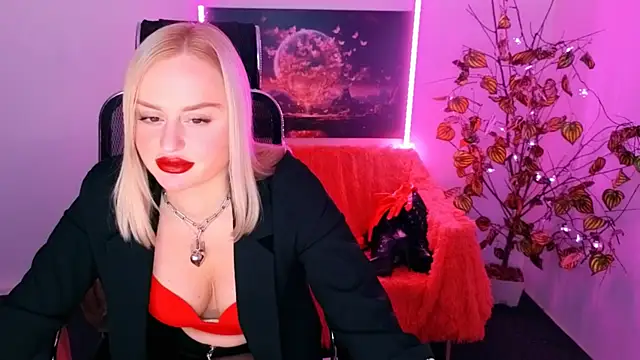 Snapshot of Miss_Alice_Silver chatting on November 2025 04:10:02 PM Miss Alice Silver online show from November 2025 04:10:02 PM