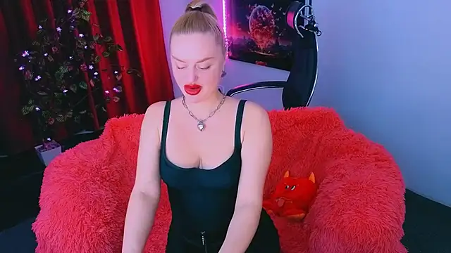 Snapshot of Miss_Alice_Silver chatting on March 2026 06:13:01 PM Miss Alice Silver online show from March 2026 06:13:01 PM