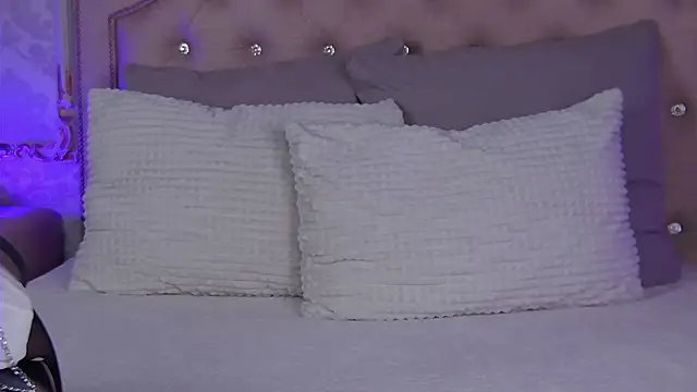 Snapshot of HeatherSweet_ chatting on May 2026 05:40:02 PM HeatherSweet online show from May 2026 05:40:02 PM