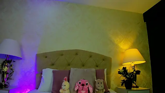 Snapshot of Mia_Montess chatting on April 2026 12:44:02 PM Mia Montess online show from April 2026 12:44:02 PM