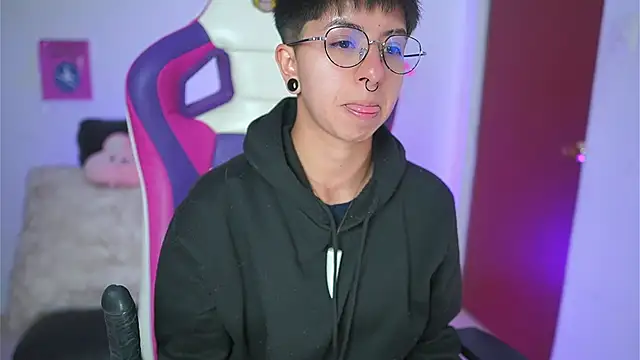 tommy blue online show from September 2025 12:50:02 PM