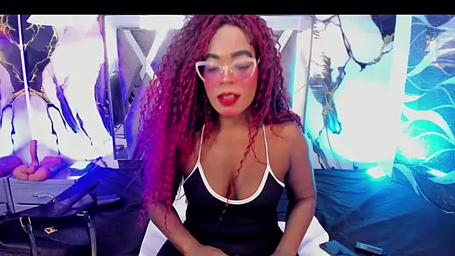 Snapshot of CandyMartinez_ chatting on May 2026 08:38:01 PM CandyMartinez online show from May 2026 08:38:01 PM