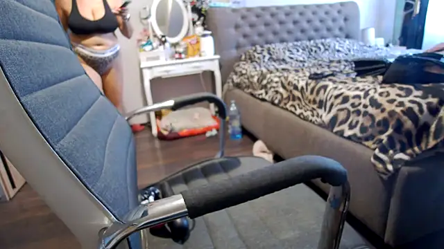 Snapshot of Jennifer24___ chatting on September 2025 09:42:02 AM Jennifer24 online show from September 2025 09:42:02 AM