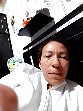 Snapshot of Antonela45 chatting on February 2026 12:27:02 AM Antonela45 online show from February 2026 12:27:02 AM