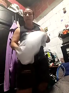 Snapshot of Antonela45 chatting on February 2026 11:03:01 PM Antonela45 online show from February 2026 11:03:01 PM