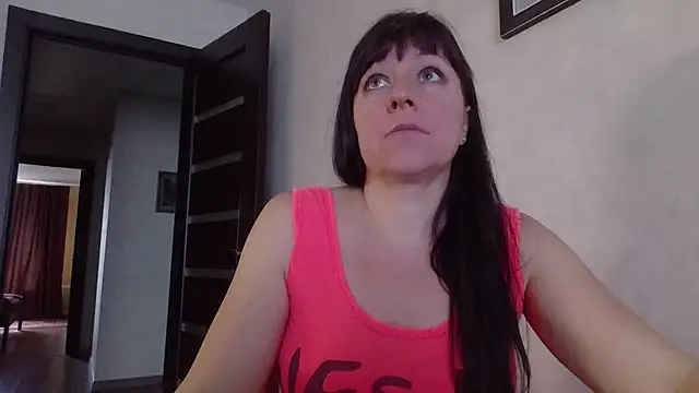 Snapshot of CarolinaReaperRed chatting on October 2025 05:51:01 AM CarolinaReaperRed online show from October 2025 05:51:01 AM