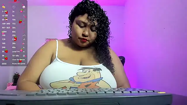 Ayliinn  online show from October 2025 02:37:02 AM