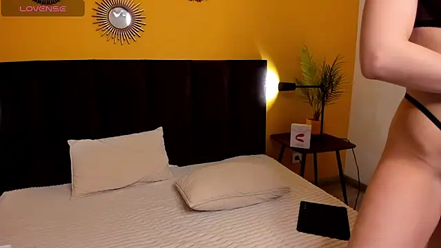 Jessie Curlyy online show from November 2025 02:01:01 AM