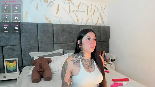 Cristal Velle online show from March 2026 11:32:01 AM