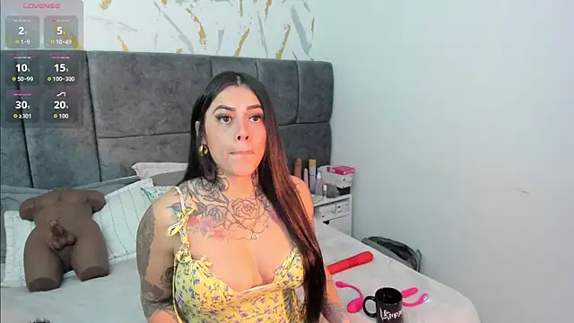 Cristal Velle online show from April 2026 10:32:01 AM