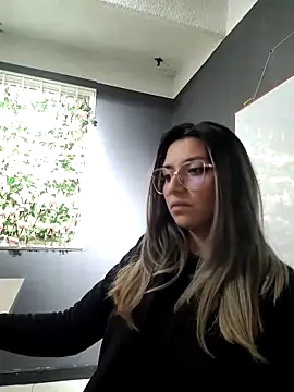 Snapshot of Isabella_Varella chatting on March 2025 04:52:02 PM Isabella Varella online show from March 2025 04:52:02 PM