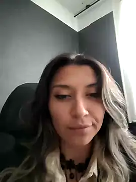 Snapshot of Isabella_Varella chatting on March 2025 01:21:01 PM Isabella Varella online show from March 2025 01:21:01 PM