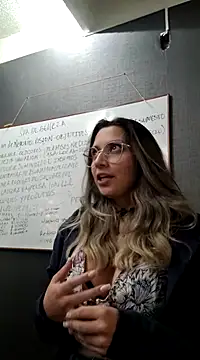 Snapshot of Isabella_Varella chatting on March 2025 05:02:01 PM Isabella Varella online show from March 2025 05:02:01 PM