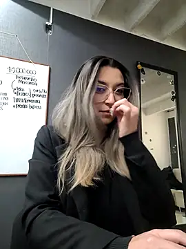 Snapshot of Isabella_Varella chatting on March 2025 12:56:02 PM Isabella Varella online show from March 2025 12:56:02 PM