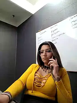 Snapshot of Isabella_Varella chatting on March 2025 06:48:02 PM Isabella Varella online show from March 2025 06:48:02 PM