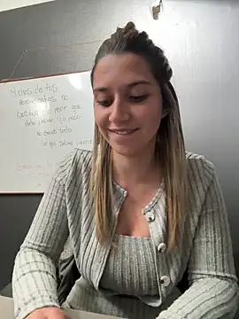 Isabella Varella online show from February 2026 12:32:02 PM