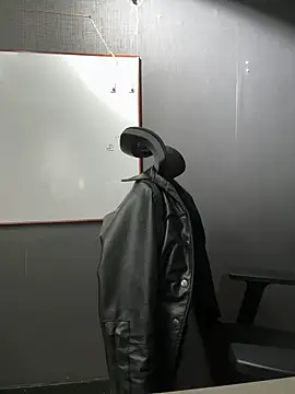 Isabella Varella online show from February 2026 12:45:02 PM