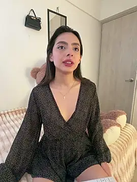 ZaraLuuv online show from March 2026 06:24:02 PM