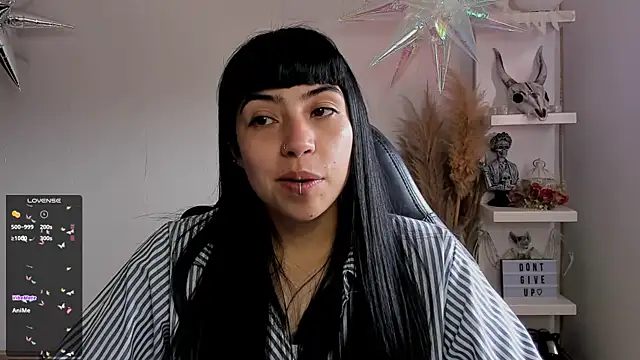 Snapshot of Saraa_Desiree chatting on March 2025 09:40:02 PM Saraa Desiree online show from March 2025 09:40:02 PM