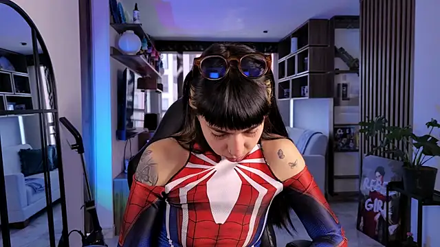 Saraa Desiree online show from April 2026 02:17:02 PM