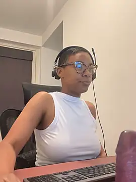 Melia Rayne online show from May 2026 09:37:02 AM