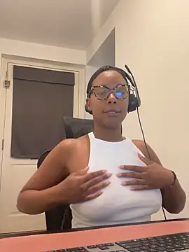 Snapshot of Melia_Rayne chatting on June 2026 09:54:01 AM Melia Rayne online show from June 2026 09:54:01 AM