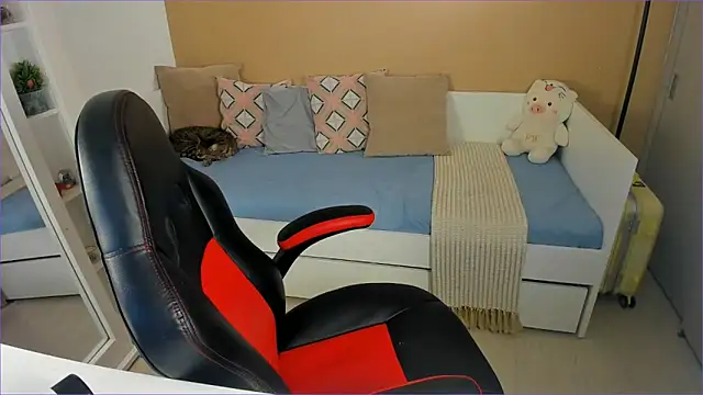 ValentinaMilann online show from November 2025 07:29:02 PM