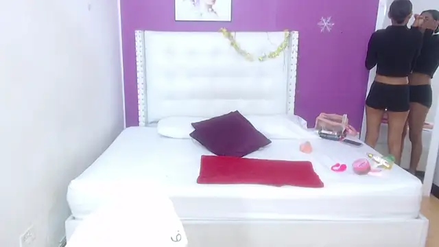 Snapshot of tiny_sarah1 chatting on March 2025 08:59:01 PM tiny sarah1 online show from March 2025 08:59:01 PM