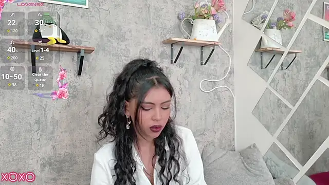 Snapshot of Devil_AliceXo chatting on May 2026 08:27:02 PM Devil AliceXo online show from May 2026 08:27:02 PM