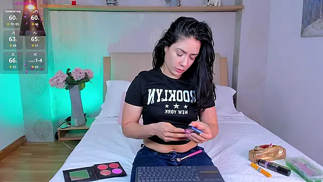 isabella winkler online show from October 2025 02:27:02 PM