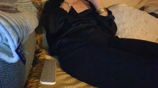 Valentinette online show from November 2025 07:57:01 PM