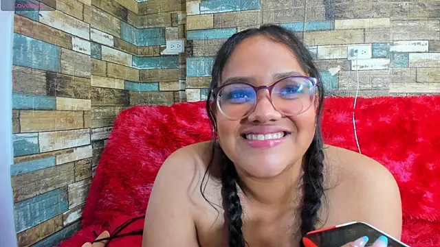 Snapshot of eimy_cute_0_0 chatting on March 2025 08:34:02 AM eimy cute 0 0 online show from March 2025 08:34:02 AM